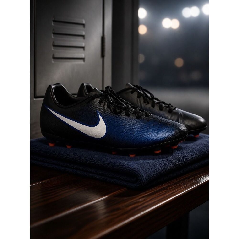 NIKE MAGISTA CLEATS SIZE 6Y EXCELLENT CONDITION